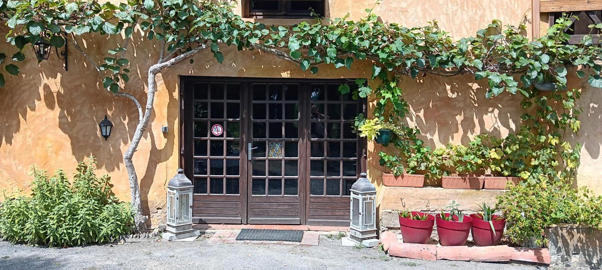Gite Au Moulin Du Comte Bourrouillan Exterior photo