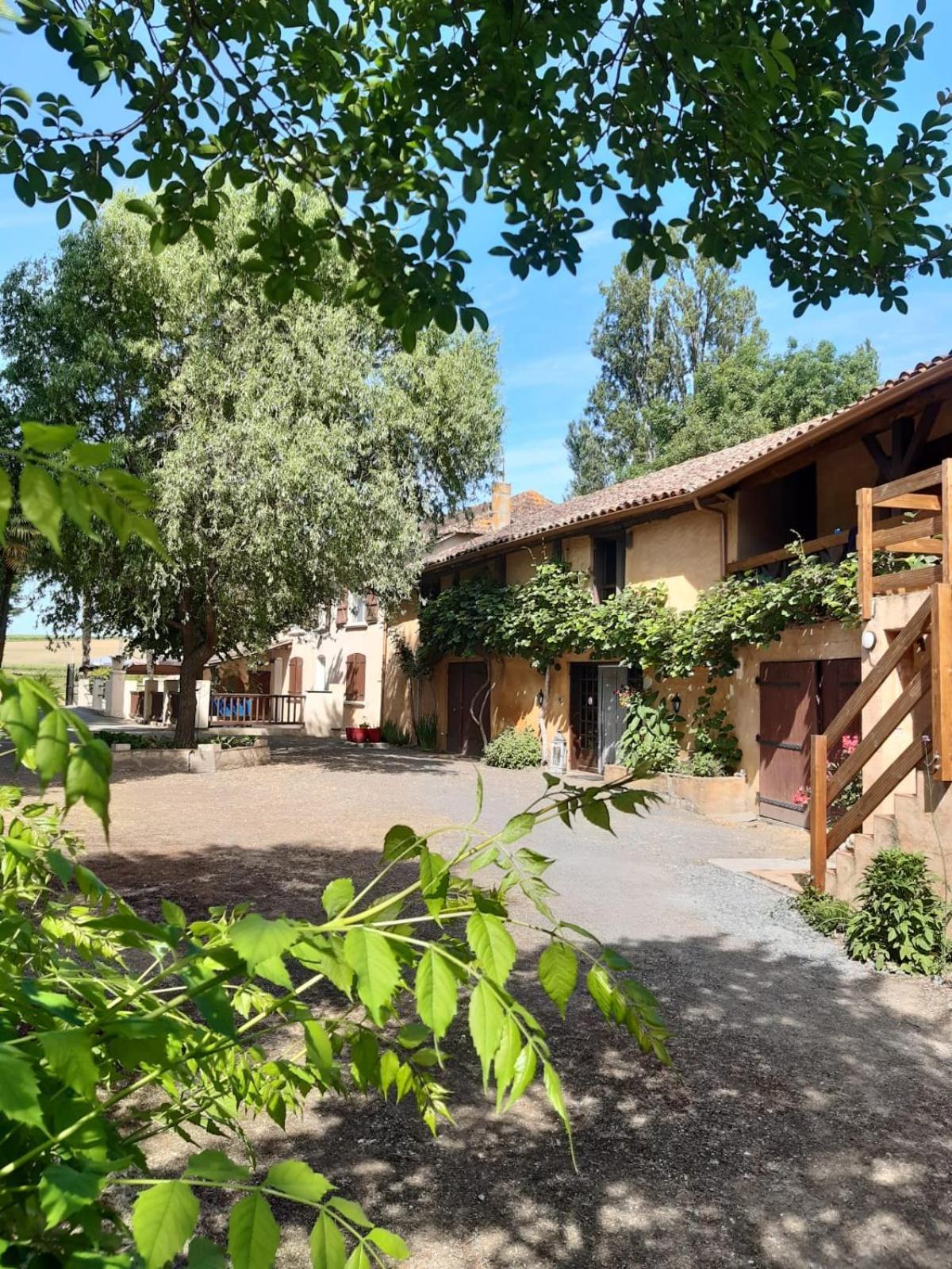 Gite Au Moulin Du Comte Bourrouillan Exterior photo